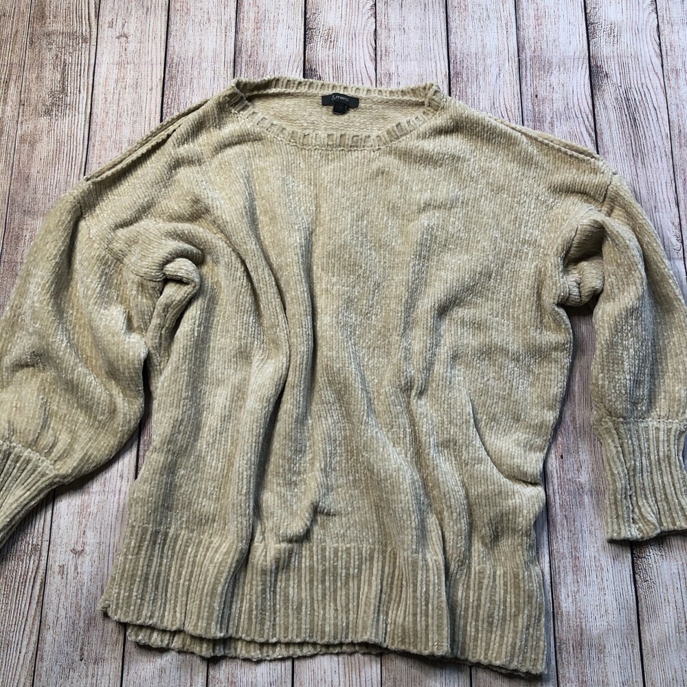 &merci chenille cold shoulder sweater small wheat color